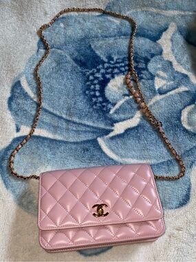 Chanel heart pink wallet on chain